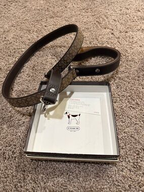 Coach Brown Signature C & Leather Dog Leash- NEW in box!!🐾